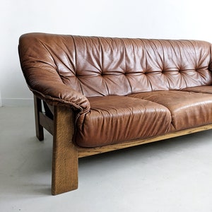 Brutalistyczna sofa z drewna i skóry z lat 70 zdjęcie 9