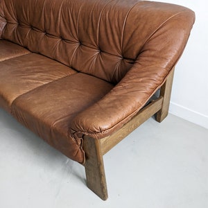 Brutalistyczna sofa z drewna i skóry z lat 70 zdjęcie 6