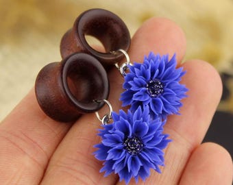 Blue cornflower wood gauge earrings - flesh tunnels