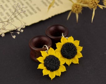 Wooden tunnel earrings - sunflower plugs and gauges