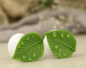 Ear plugs and tunnels - Green leaf ear gauges