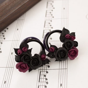Fall wedding ear tunnels Bridal plug earrings Black rose gauges Dark red wine Burgundy Maroon flower Halloween Gothic 20mm 18mm 16mm 14mm