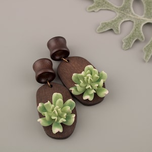 Wooden long tunnels Green Succulent Dangle plugs and tunnels Ear hangers Gauges 00g 0g 12mm 14mm Botanical Nature Modern earrings Tropical