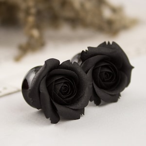 Black rose ear plug Black flower ear gauge Gothic wedding plug and tunnels 8g 6g 4g 2g 0g 00g plug earrings Halloween Ear stretcher taper