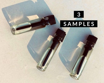 Tres muestras de perfume
