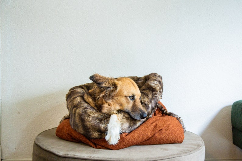 Mélange canvas faux fur snuggle sack cuddle cave travel bed anti-anxiety dog bed anxiety relief nest bed puppy pocket image 4