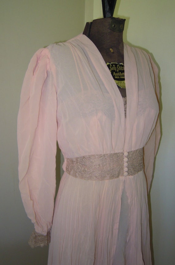 Vintage 30s 40s Peignoir Set Robe Nightgown Lingerie Lounge Wear Lace Peach Pleated Medium Negligee STUNNING Etsy