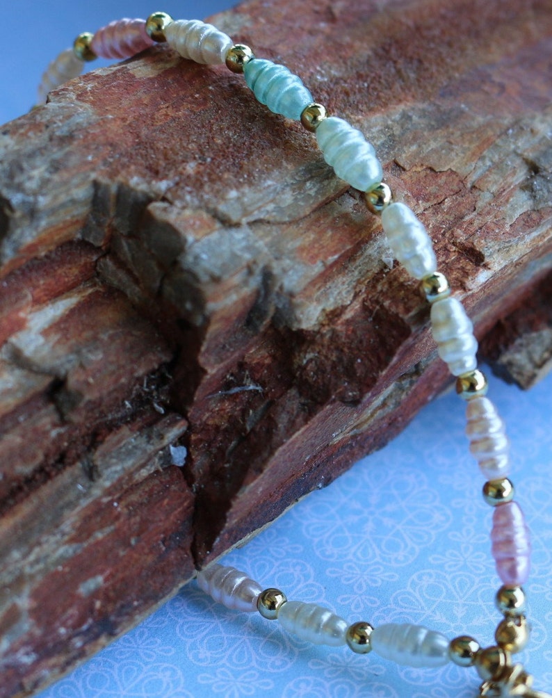 Twisted 3 STRAND NECKLACE Single Strand Bracelet Ultra Feminine 1970s Pastel Bead Set