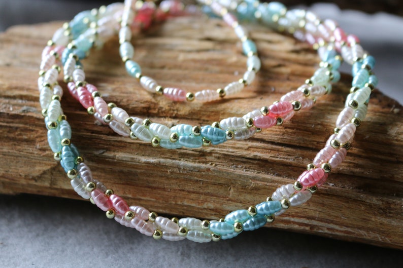 Twisted 3 STRAND NECKLACE Single Strand Bracelet Ultra Feminine 1970s Pastel Bead Set