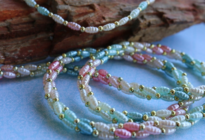 Twisted 3 STRAND NECKLACE Single Strand Bracelet Ultra Feminine 1970s Pastel Bead Set