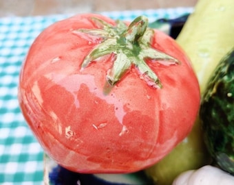 Tomate de cerámica - pieza de barro hecha a mano en España