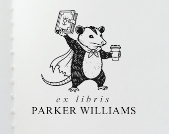 Sello personalizado para libros con diseño de zarigüeya, divertido meme de zarigüeya bebiendo café, sello de biblioteca Ex Libris, regalo personalizado para lectores con diseño de zarigüeya, sello para profesores con diseño de zarigüeya