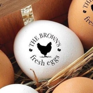 CUSTOM EGG STAMPS Personalized Chicken Egg Stamp Farm Fresh Eggs Gift for Friend&#39;s Backyard Hen Coop, Farm Name Stamp For Chicken Farmer