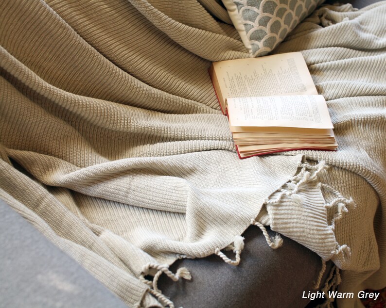 Viviano Throw Blanket - Thumbnail 3