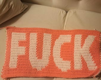 Kaczka z literą F: wzór na szydełkową mozaikę