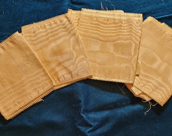 4 rubans de taffetas moiré en soie doré vintage