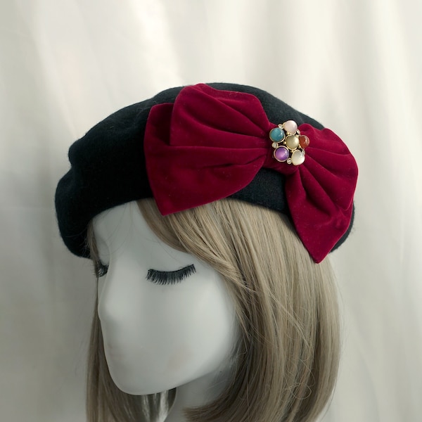 Elegant Black Wool Felt Beret Hat with Wine Red Velvet Bow - Classic and Chic Accessory