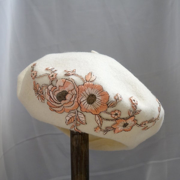 Vintage-inspired White Wool Beret with Delicate Pink Floral Embroidery - Classic and Chic Accessory