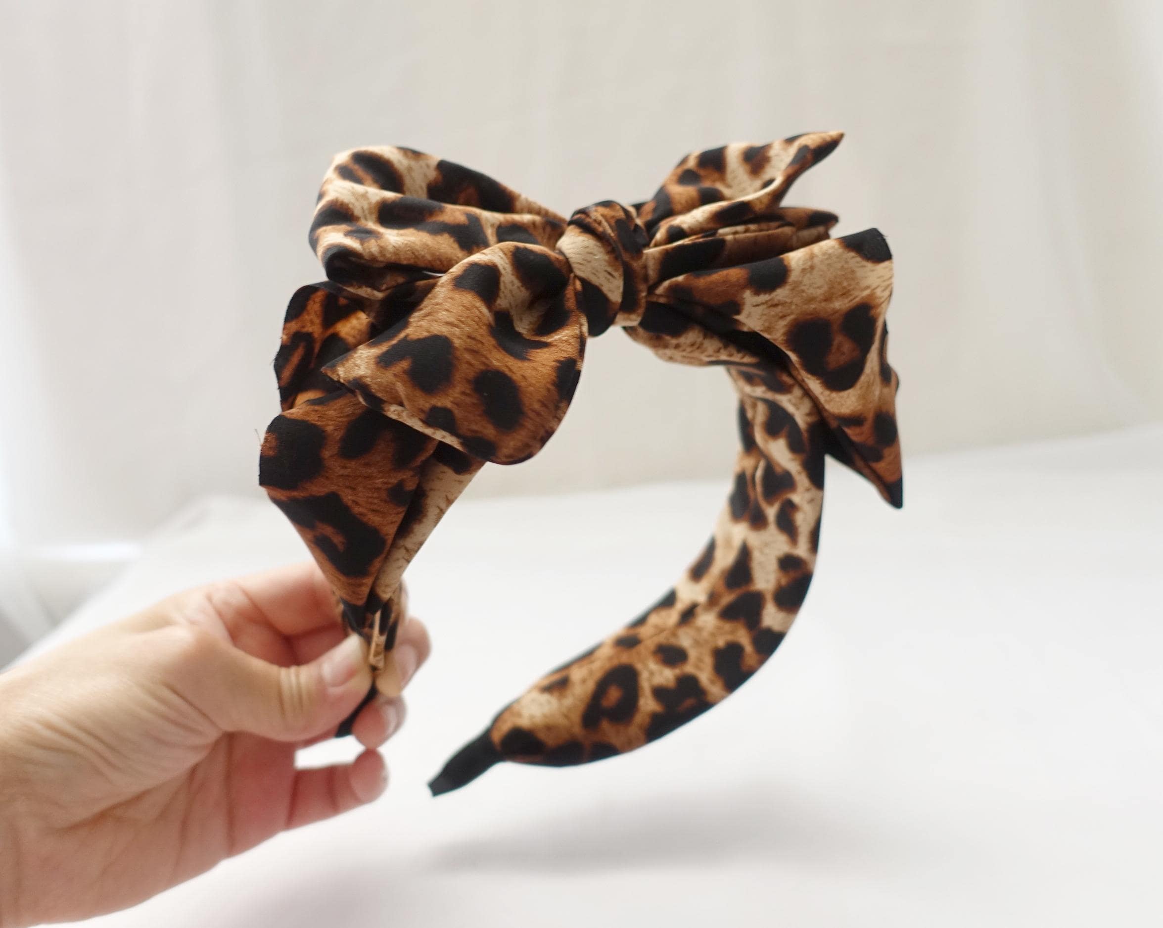 ハット Leopard Print Bow Scarf Hat Brown Felt Button Hat with Leopard Print Bow - Imogen's
