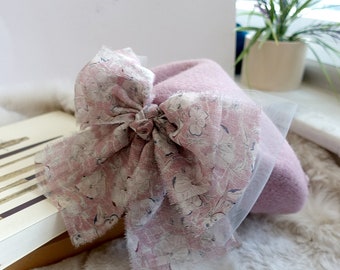 Glamour Big pink tulle bow Beret hat, chapeau hiver, bonnet laine, béret Français, béret noir, cadeau anniversaire, Lolita