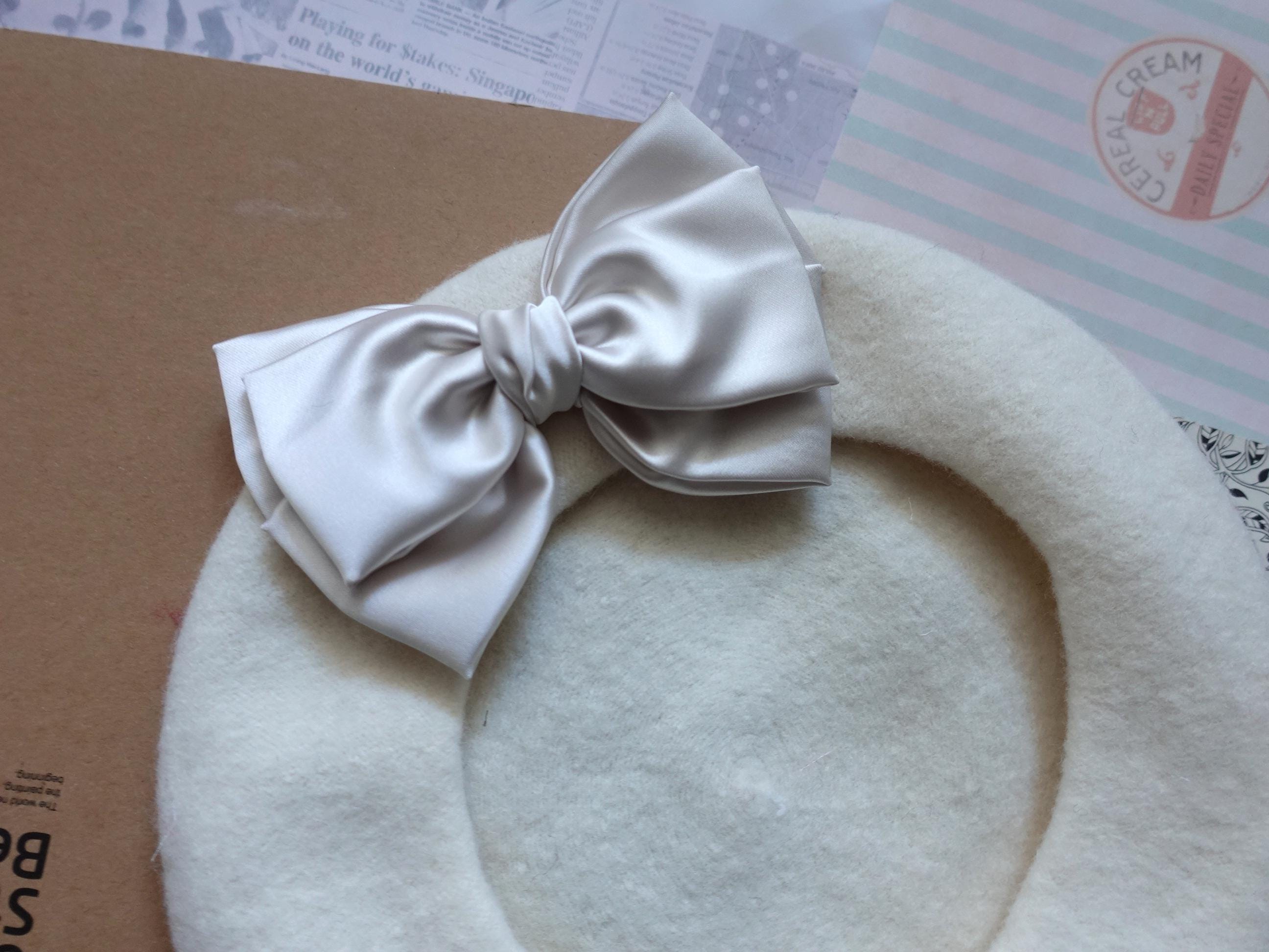 Vintage Ultra Basque Wool Beret Hat With Bow & Satin Rosette One Size Cream Cream Wool French Beret With Satin Bow — Elegant Soft Beret  main image 2