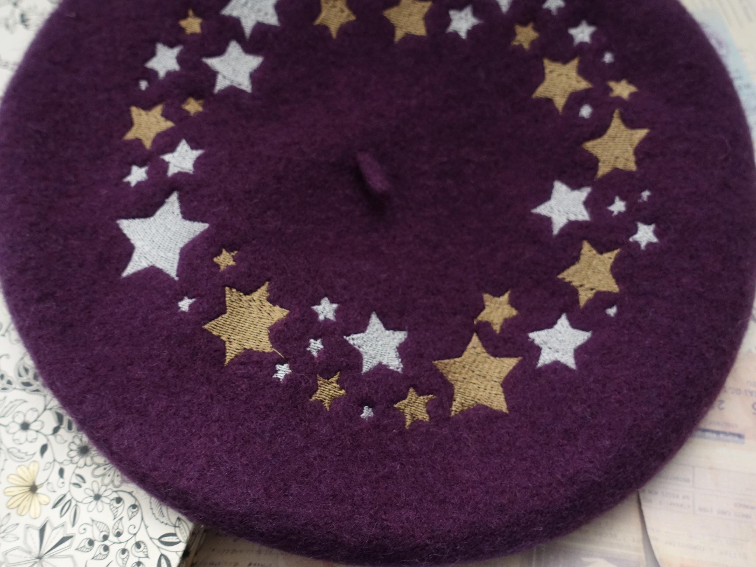 Purple Wool Beret With Gold and Silver Star Wreath  display picture 2