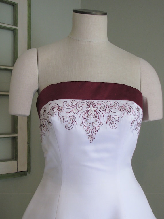 Burgundy and White Wedding Dress, Strapless Weddi… - image 2