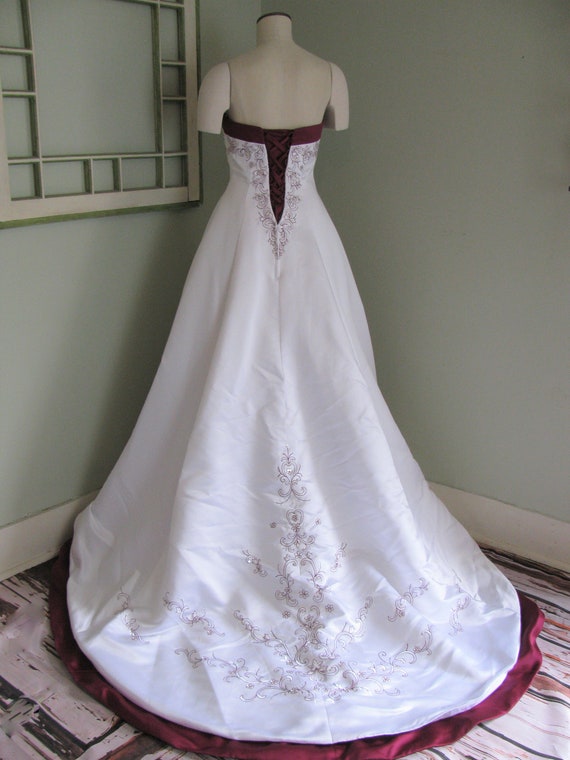 Burgundy and White Wedding Dress, Strapless Weddi… - image 7