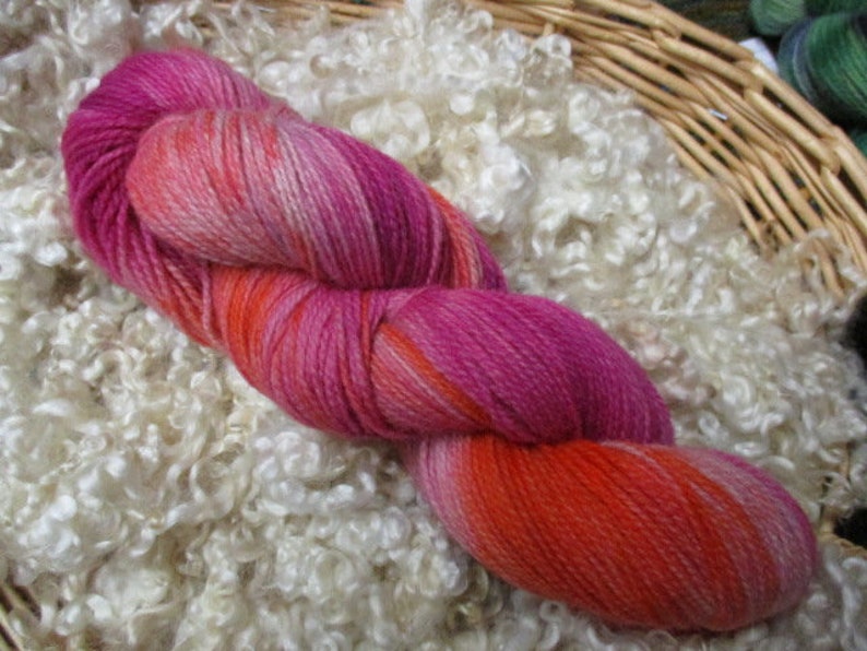 400 yds SE2SE Tunis Sock Yarn Pinks /& Orange 4 oz 2 Ply Kettle Dyed