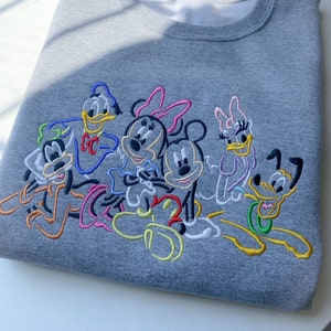 brodé Mickey et la bande | Sweat-shirt brodé Sensational Six Disney | Mickey | Minnie | Donald | Marguerite | Dingo| Pluton