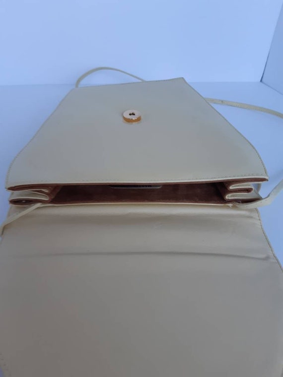 Vintage 1960s Butter Yellow Leather Shoulder Bag … - image 4