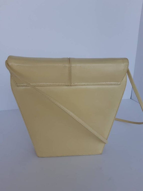Vintage 1960s Butter Yellow Leather Shoulder Bag … - image 3