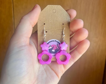 Pink flower earrings, Gold and pink marble earrings, Groovy flower earrings, Flower dangle earrings, 70s inspired earrings, Retro earrings