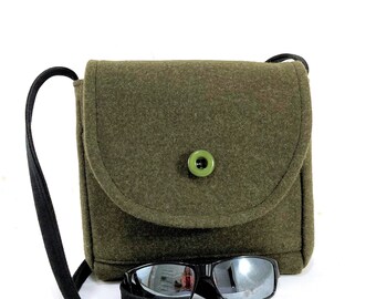 Mała torebka w kolorze wełnianej zieleni, Mała portmonetka, Lekka torebka typu crossbody, Prezent botaniczny, Niepowtarzalna torba, Filcowa torba, Niezbędne akcesoria do noszenia na ukos, Materiał