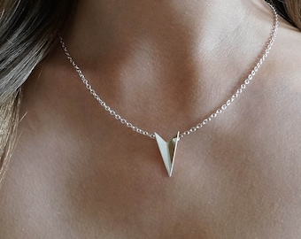 Chevron Necklace Handmade Sterling Silver, Geometric jewelry, modern jewelry, Pointed necklace, Chevron jewelry, Geometric necklace, Arrow
