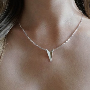 Chevron Necklace Handmade Sterling Silver, Geometric jewelry, modern jewelry, Pointed necklace, Chevron jewelry, Geometric necklace, Arrow