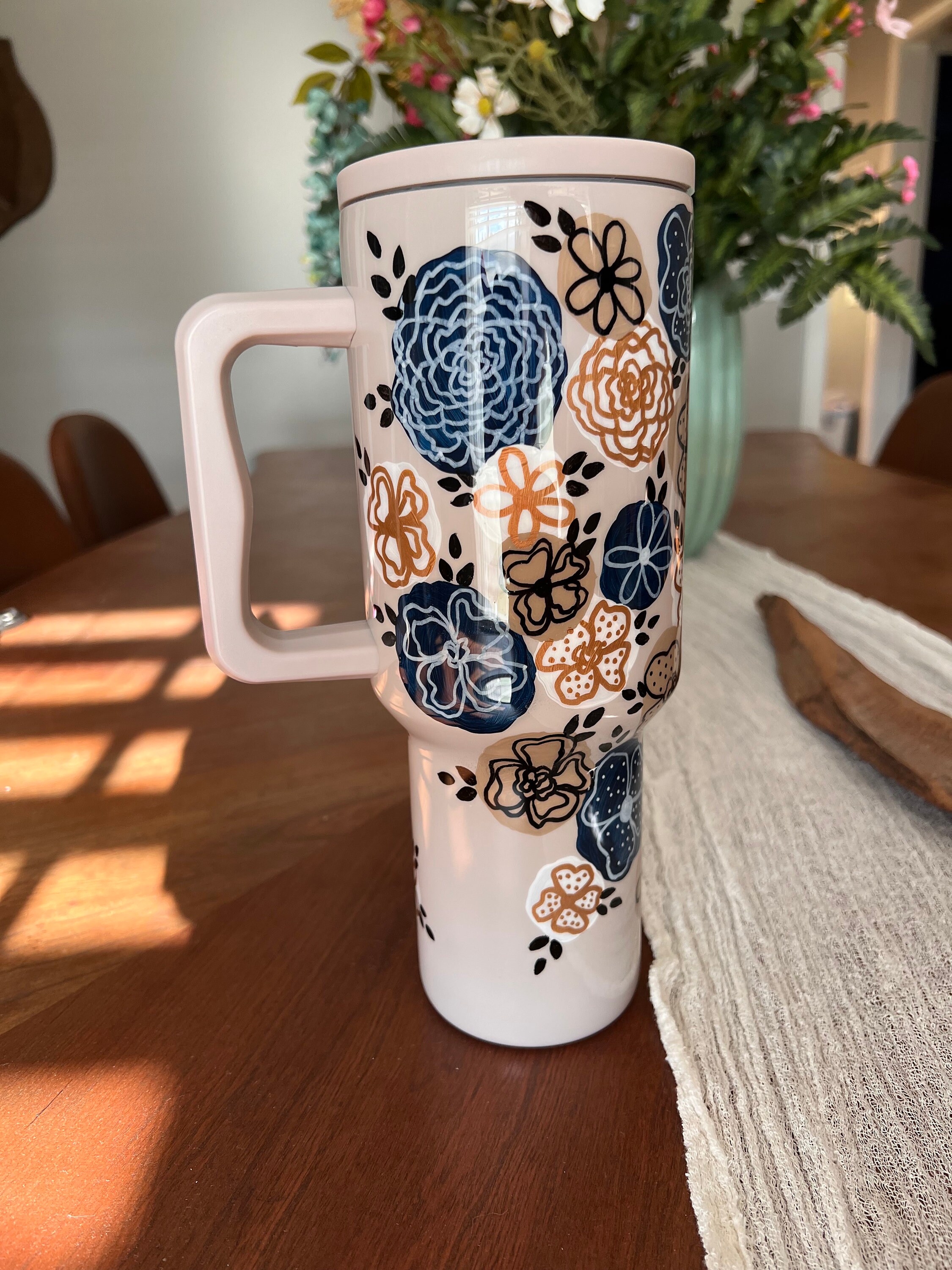 Pink 40oz tumbler with handle, Stanley Dupe with hand painted flower  dasies, Imagine, one of a kind floral wildflower design, water bottle