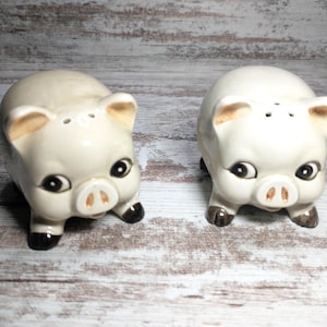 Vintage Ceramic Pig Salt and Pepper Shaker Set | Vintage Collectible Salt & Pepper Set | Pig Salt Shaker | Pig Pepper Shaker | Made in Japan