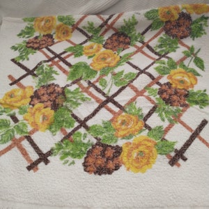 1970s Bath Towel | Vintage Retro Bath Towel in Yellows, Browns, Greens | Vintage Bath Towel by Cannon | Fringed Cotton Terry Bath Towel