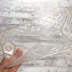 Vintage 1970s Clear Acrylic Tissue Box Holder – Mid-Century Modern Lucite Starburst Design – Retro Bathroom Vanity Decor