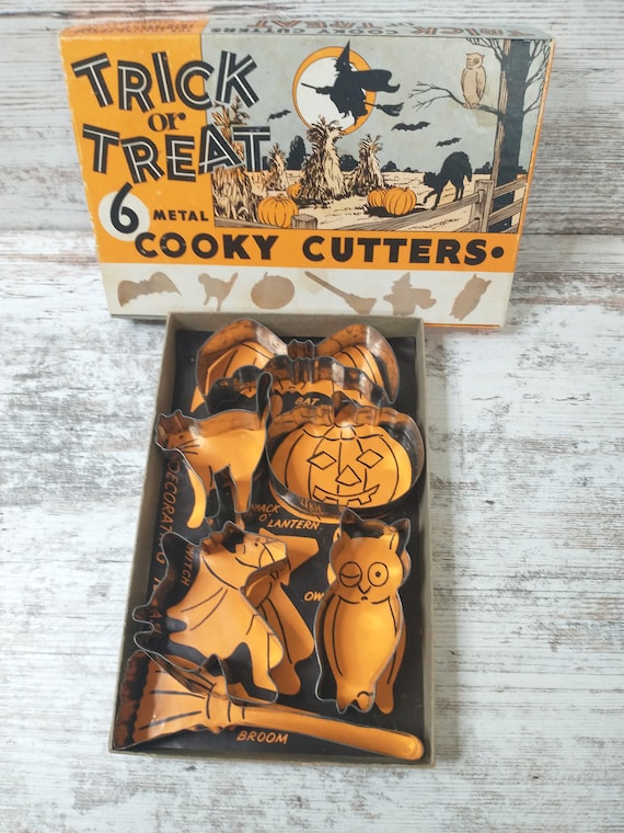 Vintage 1960 Vintage Halloween Trick or Treat Cookie Cutters Metal 6 main image 1