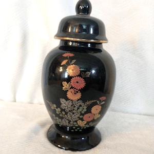 Vintage Japanese Ginger Jar with Lid: Hand-Painted Floral Decor