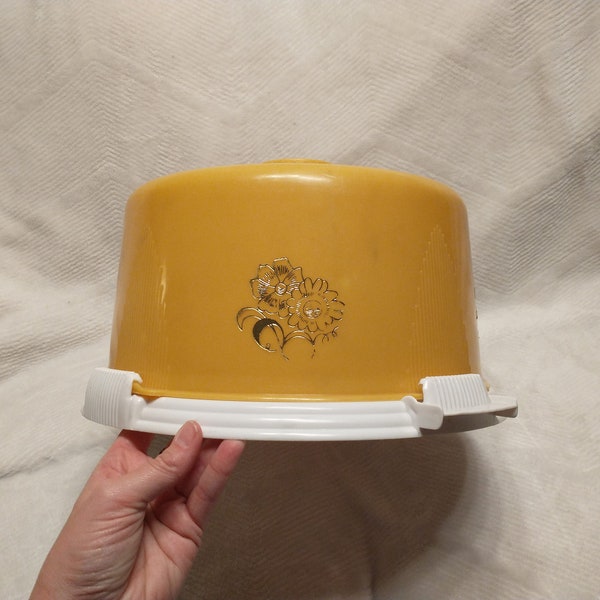 Mustard Yellow Plastic Cake Taker | Vintage Plastic Cake Keeper | Vtg Butterfly Gold Style Cake Taker | Vintage Yellow Cake Plate w/ Lid