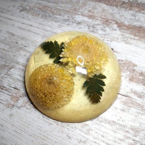 Vintage Lucite Paperweight: Marigold Flowers