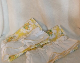 Ruffled Pillow Cases | Vintage Retro Pillow Cases | Set of 2 Pillow Cases | Floral Pillow Cases | Vintage White/Yellow Pillowcases
