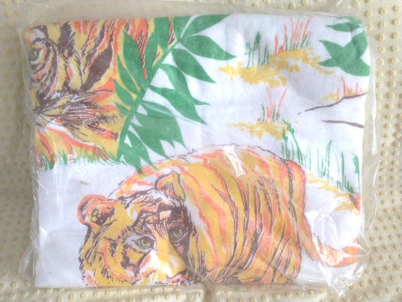 Vintage 1980s Twin Tiger Blanket: Orange & Green Butterfly Motif (72x90")
