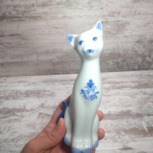 Vintage Siamese Cat Figurine: 1960s Delft Blue & White Ceramic Statue