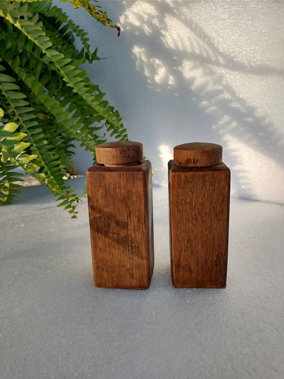 Wooden Salt and Pepper Shaker