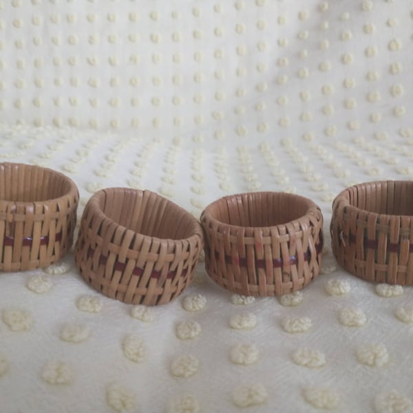 Boho Kitchen Decor Wicker Napkin Rings | Vtg 70s Boho Napkin Rings | Wicker Kitchen Table Decor | Wicker Napkin Ring Set of 4 | Boho Kitchen