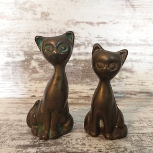 Vintage Brass Cat Figurines: MCM Decor Set of 2